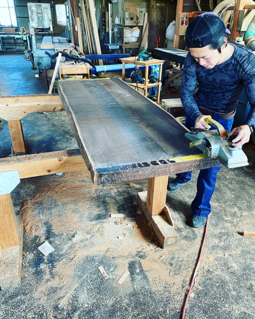 タガヤサン（鉄刀木）製 一枚板テーブル | 有限会社 扇 光